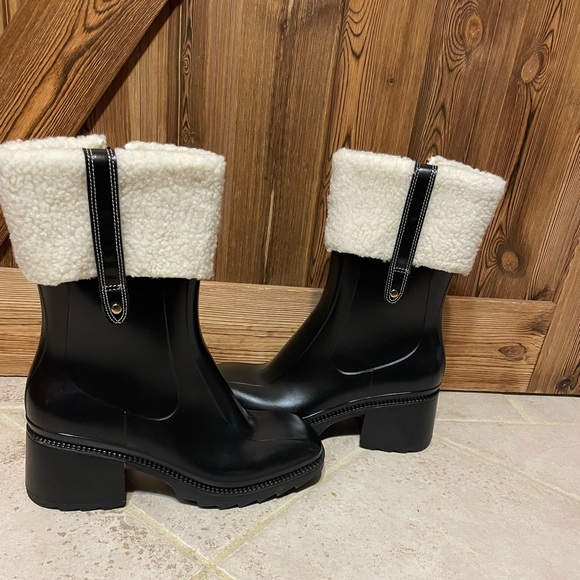 Lulus Black Faux Fur Boot - Picture 1 of 4